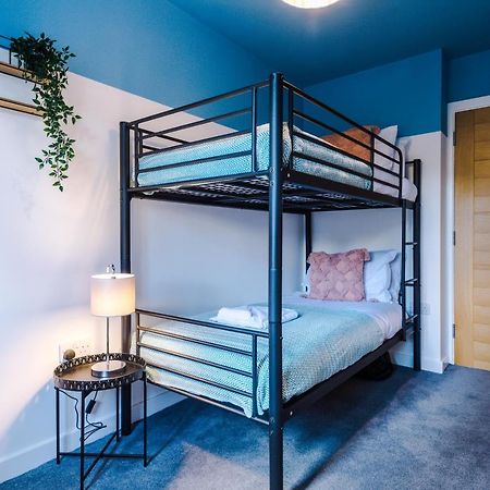 Stunning 2 Bed Apt By Greenstay Serviced Accommodation - Located In Formby Village - Perfect For Short & Long Stays - Couples, Friends & Families & Business Travellers All Welcome - Dog Friendly - 7 Exterior photo