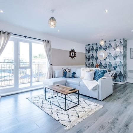 Stunning 2 Bed Apt By Greenstay Serviced Accommodation - Located In Formby Village - Perfect For Short & Long Stays - Couples, Friends & Families & Business Travellers All Welcome - Dog Friendly - 7 Exterior photo