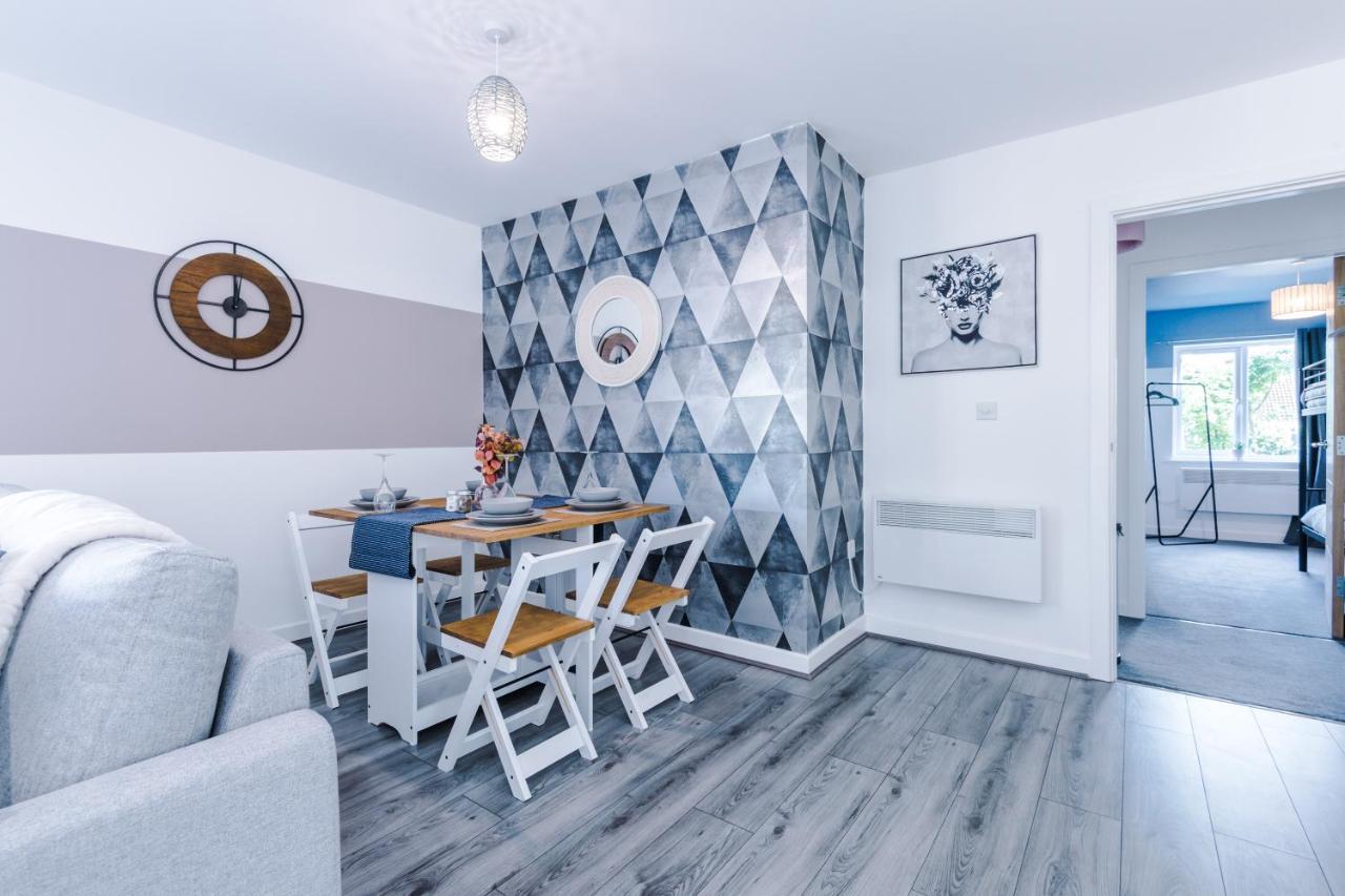 Stunning 2 Bed Apt By Greenstay Serviced Accommodation - Located In Formby Village - Perfect For Short & Long Stays - Couples, Friends & Families & Business Travellers All Welcome - Dog Friendly - 7 Exterior photo