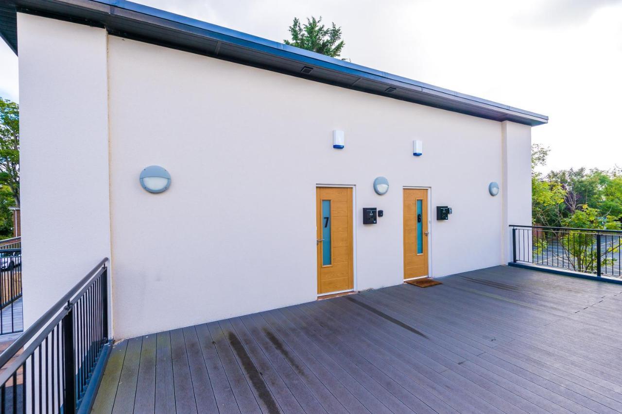 Stunning 2 Bed Apt By Greenstay Serviced Accommodation - Located In Formby Village - Perfect For Short & Long Stays - Couples, Friends & Families & Business Travellers All Welcome - Dog Friendly - 7 Exterior photo